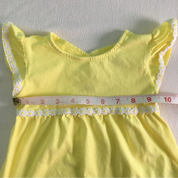🌼 Yellow Daisy Top with Trim by Carter's 🌼 - Picture 10 of 10